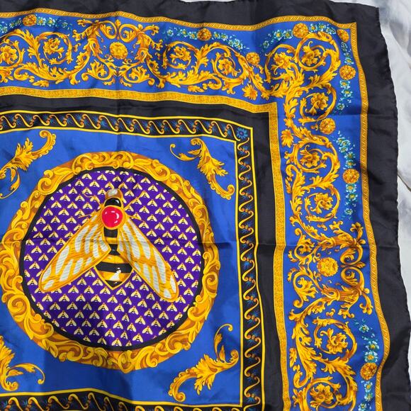 Vintage Charmelle Queen Bee Silk Scarf Rolled Hem Blue Gold Black - Picture 4 of 12